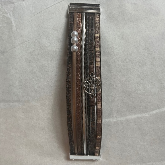 Tree of Life Leather Bracelet; New without tags - Picture 3 of 6